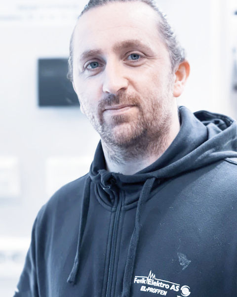 Kim Røed, Elektriker